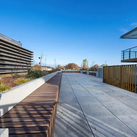Czysta Elegant For 2 With Garden Centre By Renters Vratislav