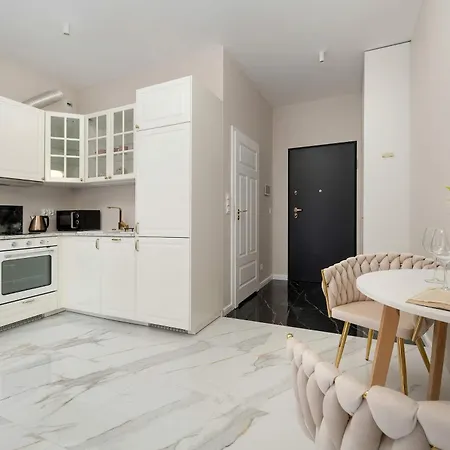 Czysta Elegant For 2 With Garden Centre By Renters Apartmán