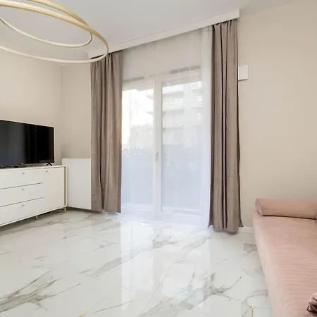 Czysta Elegant For 2 With Garden Centre By Renters Apartmán