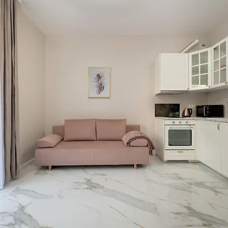 Apartment Czysta Elegant For 2 With Garden Centre By Renters *